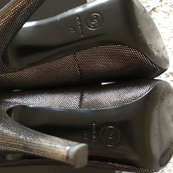 Chanel Pumps- WORN TWICE! - Picture 5 of 8
